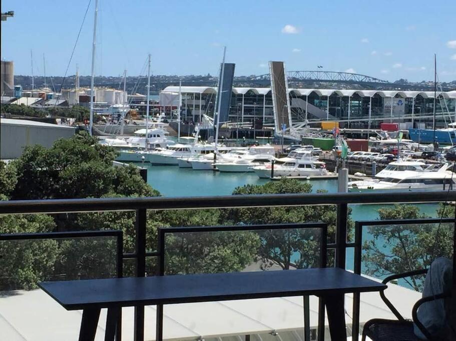 Luxury Waterfront Nest Above Viaduct Harbour Lägenhet Auckland Exteriör bild